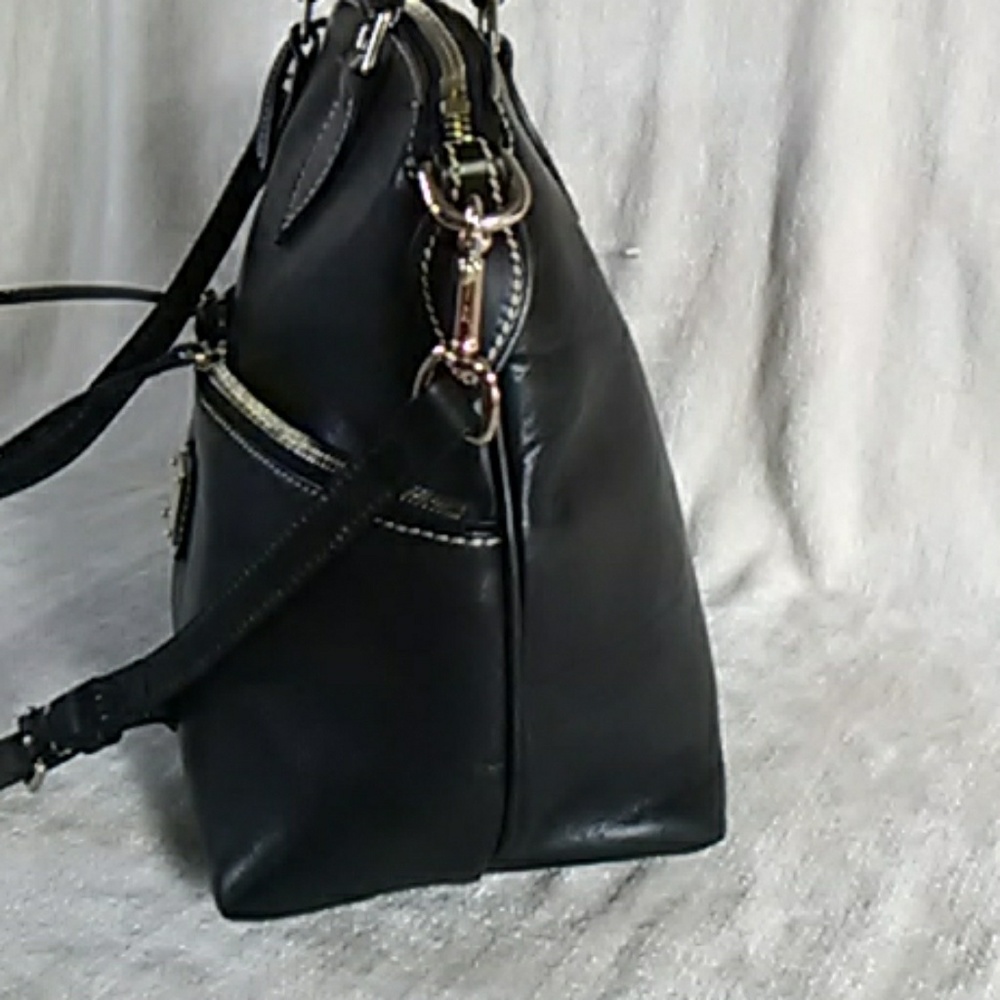 Authentic Dooney & Bourke Pocket satchel - Picture 5 of 8